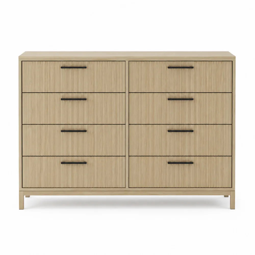 Cassettiera rettangolare con 8 cassetti in MDF effetto rovere naturale chiaro frontali scanalati e maniglie nere 140 x 40 x 80 cm